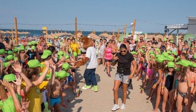 Cătălina Ponor și Cristina Neagu, mișcare pe plajă alături de sute de copii - ponorsineagu-1563805052.jpg