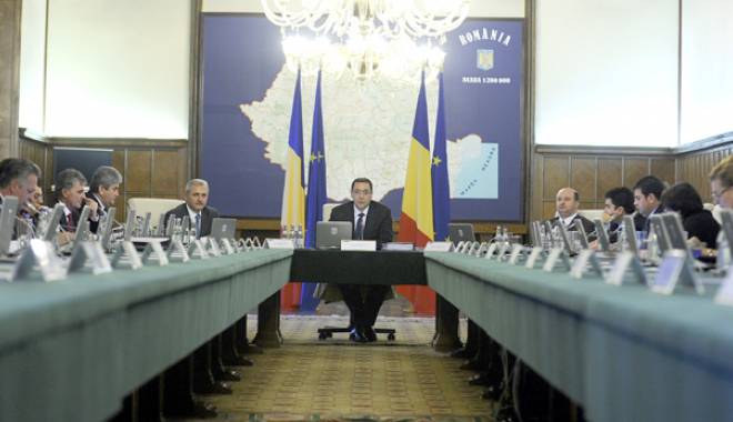 Ponta le-a sugerat miniștrilor să nu mai stea la TV și să iasă pe teren - pontaasugeratministrilor-1421856111.jpg