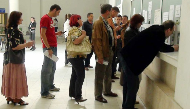 Ponta vrea soluții pentru desființarea cozilor de la Fisc - pontavrea-1395853728.jpg