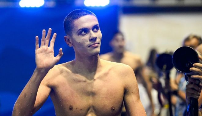 David Popovici a oferit fundiţe aurii din medalia de la Mondiale copiilor care au supravieţuit cancerului