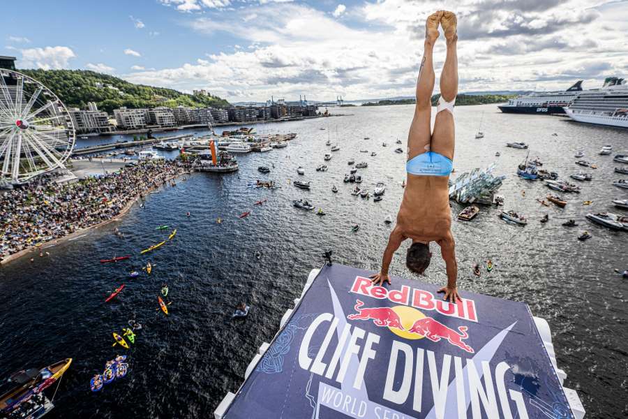 Constantin Popovici, clasat pe locul 3 la Oslo, în circuitul Red Bull Cliff Diving - popovici-sarituri-1723464507.jpg
