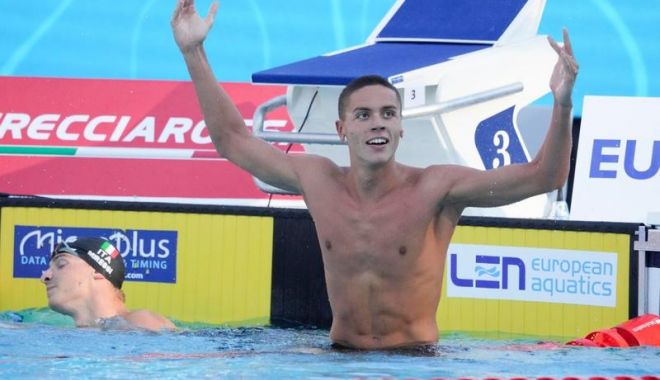 Înotătorul David Popovici a plecat în Peru pentru Mondialele de juniori - popovicilima-1661083260.jpg