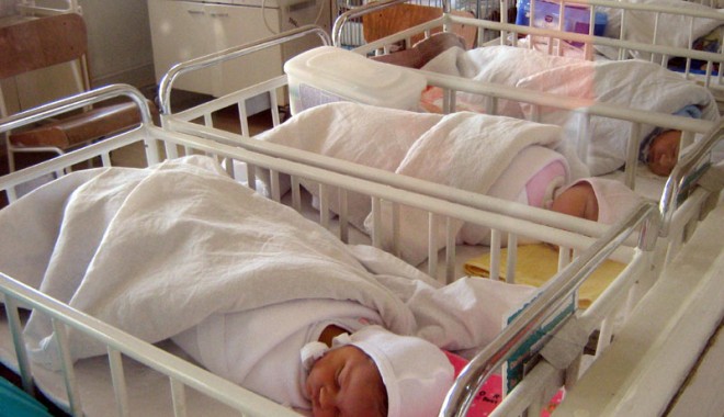 Populația  României scade  cu câteva  mii de persoane  în fiecare lună - populatiaromanieiscade1-1389532184.jpg