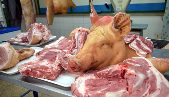Atenție, de unde cumpărați porcul pentru Crăciun! Iată unde puteți testa carnea, în Constanța - porccraciun1-1481554921.jpg
