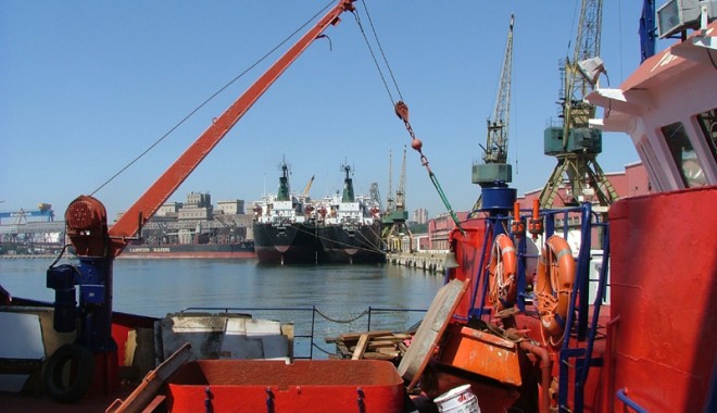 Ce așteaptă agenții economici constănțeni de la viitorul Guvern - port-1328723703.jpg