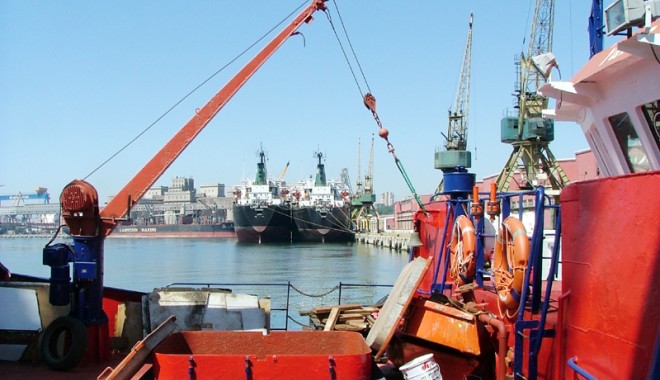 Traficul de mărfuri  din Marea Neagră scade doar în porturile românești - port-1331826242.jpg