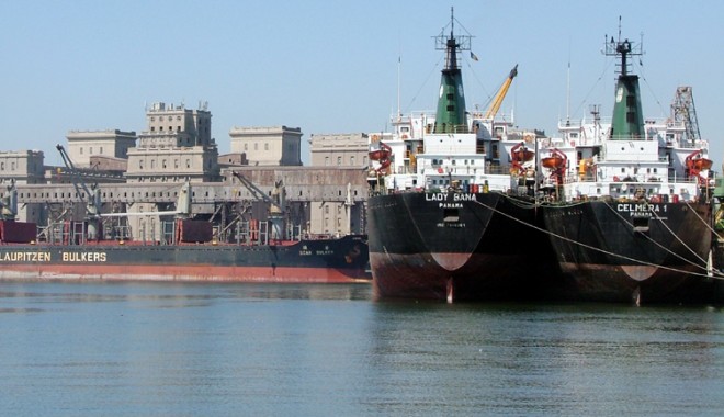 Statul a uitat că România  e țară maritimă - port-1336916142.jpg