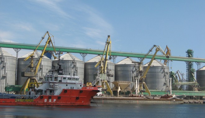 Constanța, mai dinamic decât Odessa și Novorossiysk - port-1339703656.jpg