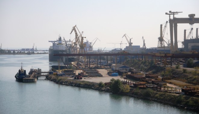 71 de nave și-au anunțat sosirea în porturile românești - port-1358419433.jpg