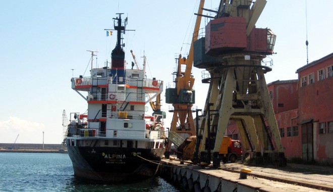 Fondurile de investiții străine  numesc administratori  în portul Constanța și la Canal - port-1360685861.jpg