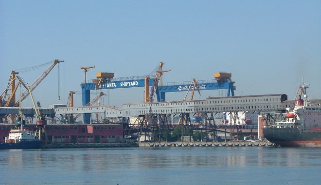 PORTUL CONSTANȚA, SUB TENSIUNE! Comunitatea portuară acuză conducerea Ministerului Transporturilor de nerespectarea înțelegerilor - port-1381472795.jpg