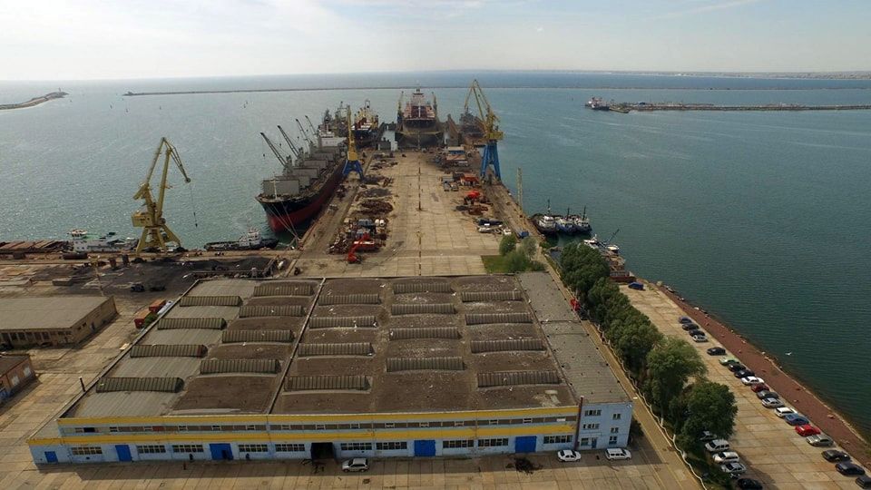 Contracte de milioane în Portul Constanța! Mlaștina din zona Midia devine drum civilizat
