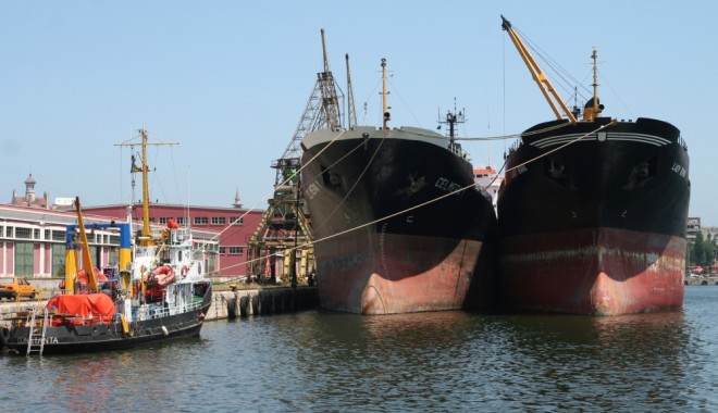 Porturile Constanța, Midia și Mangalia: 36 de nave sub operațiuni de încărcare - descărcare - portcheunave21360572137136808250-1370415781.jpg