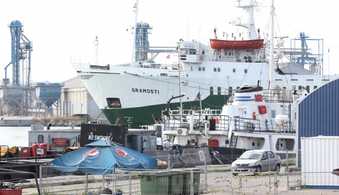 Porturile Constanța și Midia: 36 de nave sub operațiuni de încărcare - descărcare - portconstanta9-1374652267.jpg