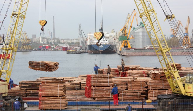 Porturile constănțene, deschise traficului maritim și fluvial - portincarcarenavecherestea813384-1397641684.jpg
