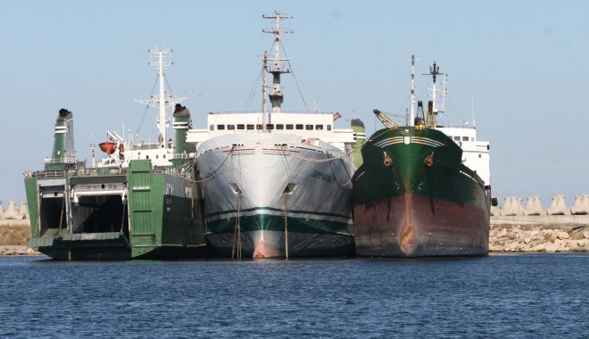 Porturile Constanța și Midia: 29 nave sub operațiuni de încărcare - descărcare - portnava126-1351671276.jpg