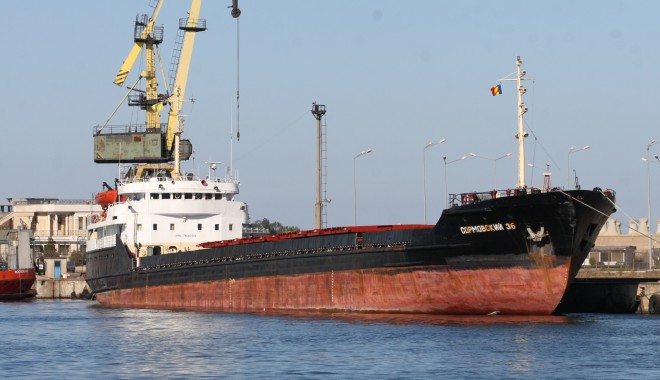 Reguli mai stricte privind conținutul de sulf al combustibililor folosiți de nave - portnava130-1348151614.jpg