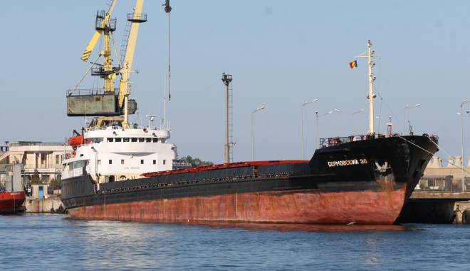 77 nave și-au anunțat sosirea în porturile maritime românești - portnava130-1423233694.jpg