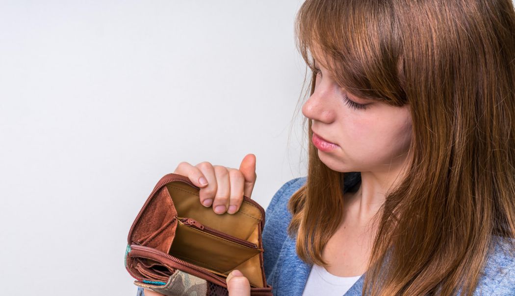 Cât de mic este salariul minim pe economie în România, comparativ cu alte țări UE - portofel-gol-1734348658.jpg