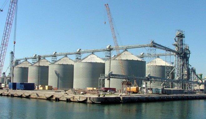 Agricultura, siderurgia și petrolul au tras înapoi portul Constanța - portsiloz-1310402489.jpg