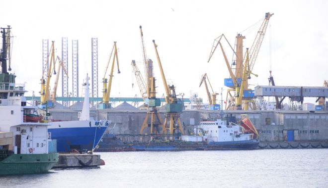 Portuarii construiesc strategia de relansare a transporturilor navale românești - portuarii6-1518022275.jpg