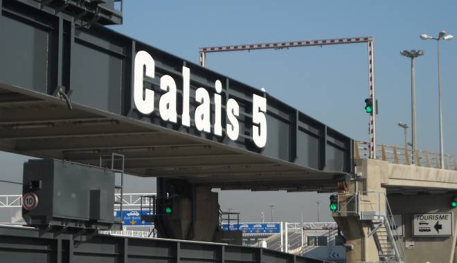 Portul Calais, închis temporar de imigranți - portulcalais-1453640884.jpg