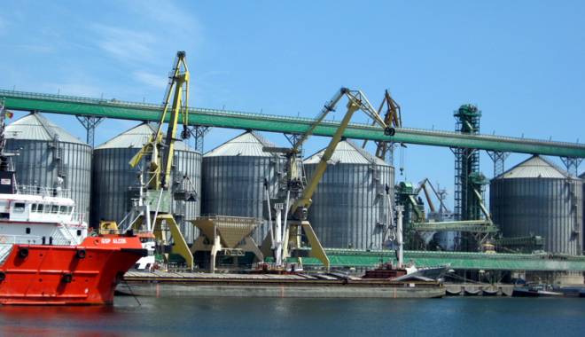 Portul Constanța livrează de șapte ori mai multe cereale decât în 2001 - portulconstantacereale2-1436979728.jpg