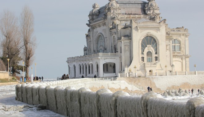 Ger persistent până duminică, de luni se anunță ninsori - portultomisambarcatiuniinghetate-1328810059.jpg