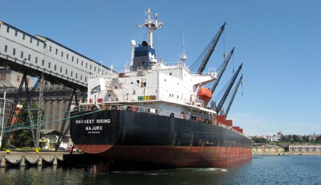 Porturile maritime românești au operat cu aproape 13% mai multe mărfuri - porturile-1441900689.jpg