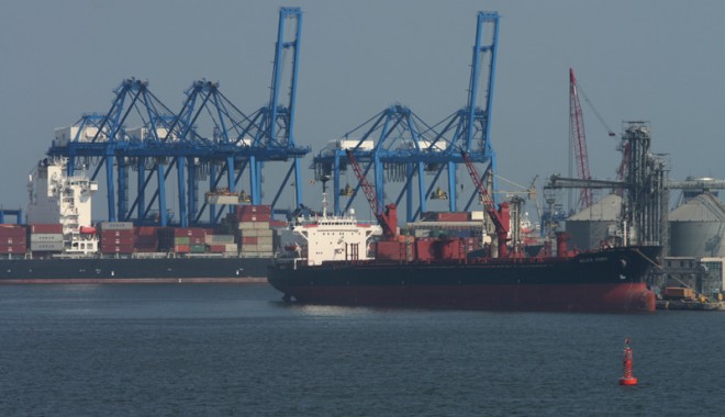 Cum pot activa agenții economici constănțeni clauza de forță majoră - portvapor3-1323877727.jpg