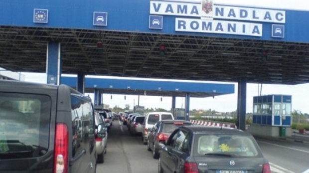 Potop de români la granițele țării - potopderomanilagraniteletarii410-1538663199.jpg