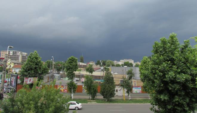 Cer parțial înnorat și maxime de 12 grade Celsius, astăzi, la Constanța - potoplaconstanta-1415906063.jpg