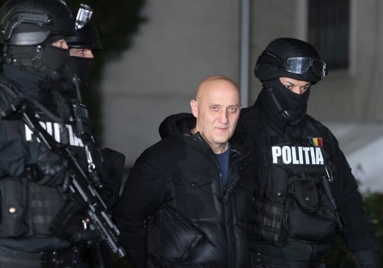 Judecătorii îi dau dreptate lui Potra în procesul cu IPJ Sibiu care i-a refuzat procurarea unei arme neletale - potra-1736872055.jpg