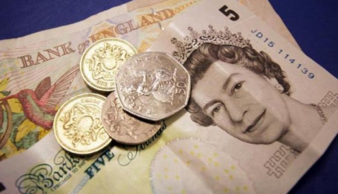 Lira sterlină înregistreză un minim istoric față de dolar și euro - poundnotesjpgpagespeedceeajoxtjb-1475822474.jpg