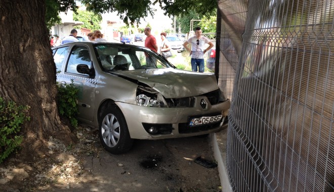 Galerie FOTO - Accident rutier în Constanța - poz1-1405080285.jpg