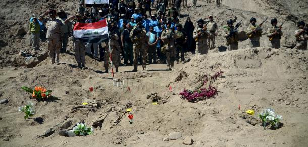 O nouă groapă comună cu victime ale SI, descoperită în Irak - poza-1448791195.jpg
