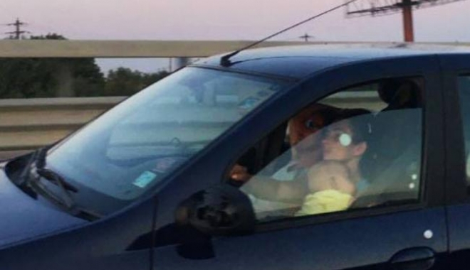 INCREDIBIL ! Surpinsă în trafic când conducea cu bebelușul în brațe - poza-1504886066.jpg