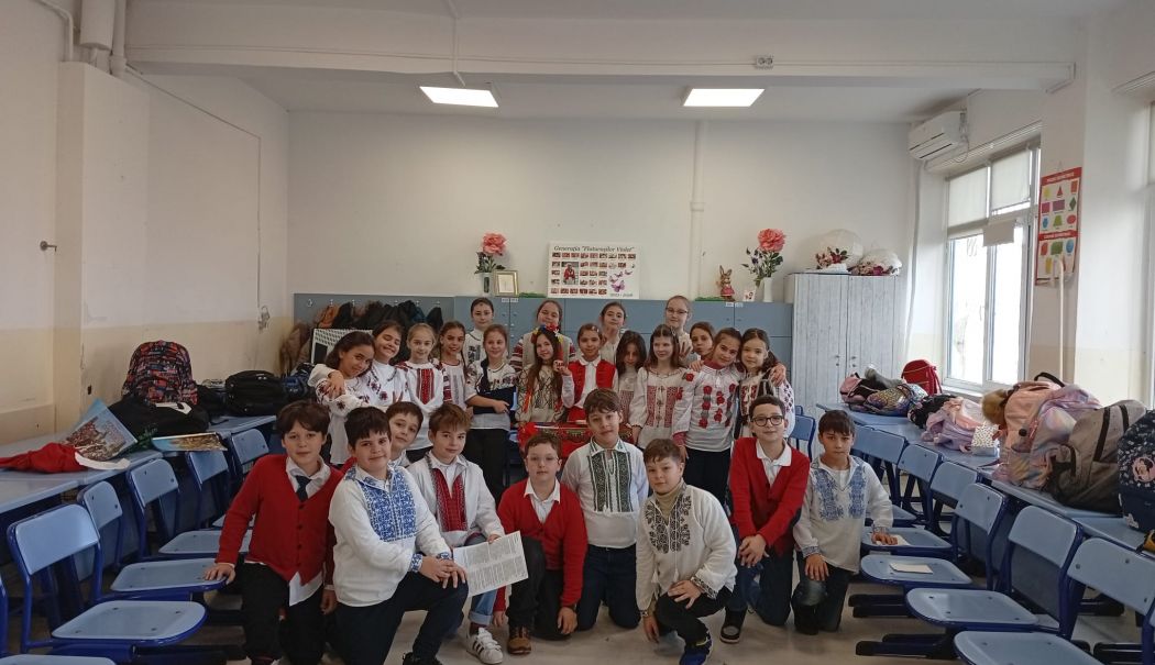 Elevii de la „Gheorghe Țițeica” și-au sărbătorit patria - poza-22-1733150901.jpg