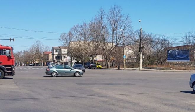 Ce carantină, ce stare de urgență? Străzi pline de mașini, la Constanța. 