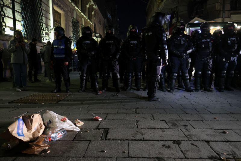 Trei bărbați reținuți într-un caz de dezinformare. Poliţia face precizări - pozaprotest-1741692534.jpg