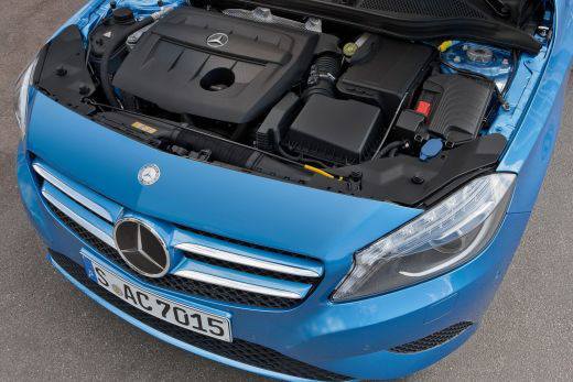 Mercedes lansează primele mașini cu motor... Dacia - pozarealitatea-1372860006.jpg