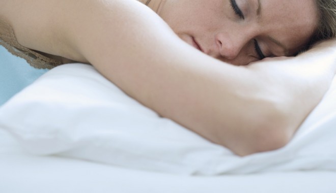 În ce poziție trebuie să dormiți pentru a fi sănătoși - pozitiesomn-1318779556.jpg