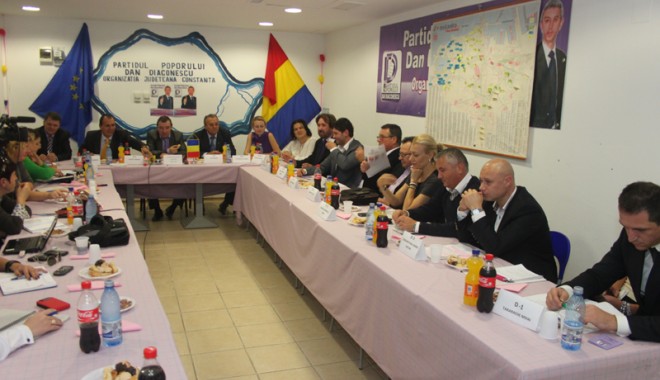Partidul Poporului și-a propus să ia 20% la alegerile parlamentare, la Constanța - ppdd-1351891201.jpg