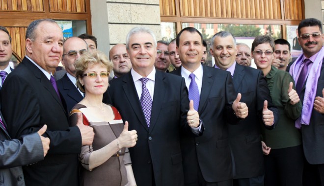 Caravana PP-DD  ajunge la Șantierul Naval Constanța - ppdd3-1338389441.jpg