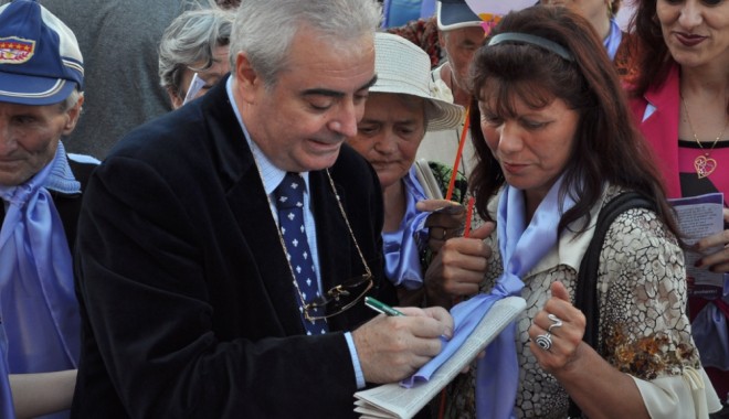 Dinu Gheorghe, prezent în piețele Tomis III și Brotăcei - pplansare11336920389-1337294025.jpg