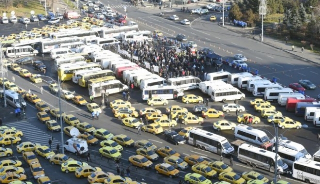 Proteste cu peste 50.000 de transportatori în toate marile orașe și în fața Guvernului - pr-1512559150.jpg