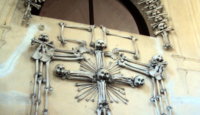 Cele mai căutate locuri de Halloween - pragaosuar-1351869020.jpg