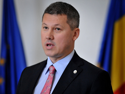 Cătălin Predoiu a făcut lobby pentru România la Haga - predoiu-1315467385.jpg