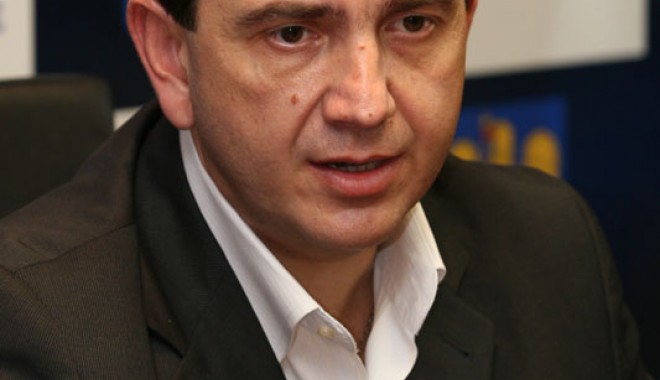 Palaz: Tusac și prietenii lui fac 