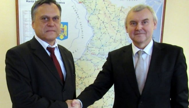 Ambasadorul Republicii Belarus, în vizită la prefectul Constanței - prefectintalnirebelarus-1486748252.jpg